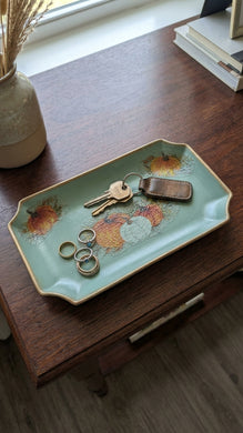 11/20/26 - Friday 6pm - Vintage Decoupage Trays🕯️